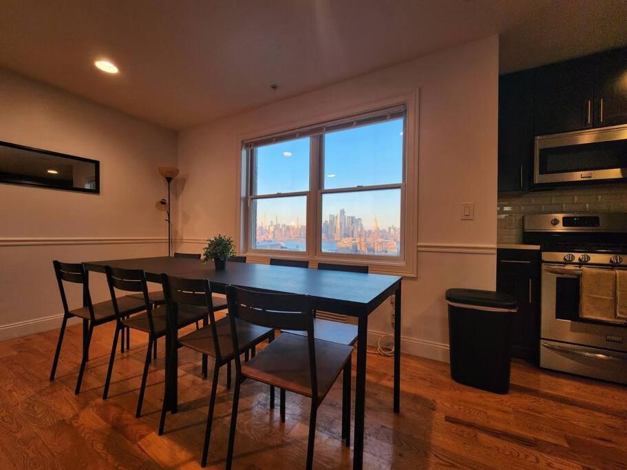 Ferienwohnung Luxurious 2 Bed ! Mins To Nyc! Union City Exterior foto