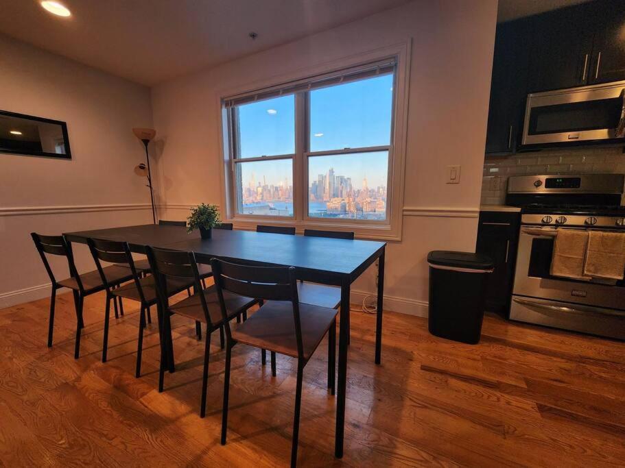 Ferienwohnung Luxurious 2 Bed ! Mins To Nyc! Union City Exterior foto