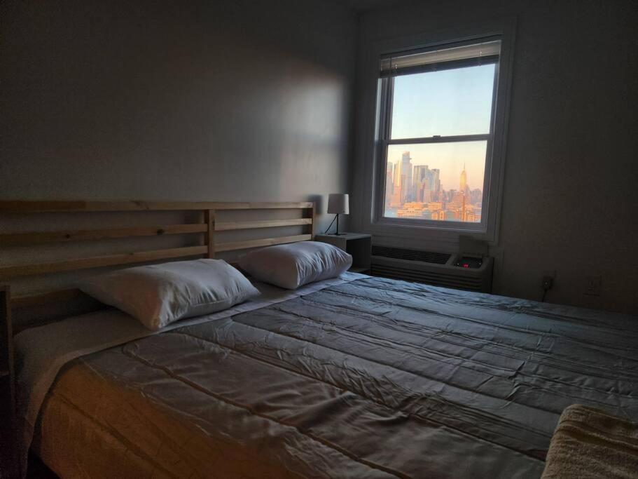 Ferienwohnung Luxurious 2 Bed ! Mins To Nyc! Union City Exterior foto