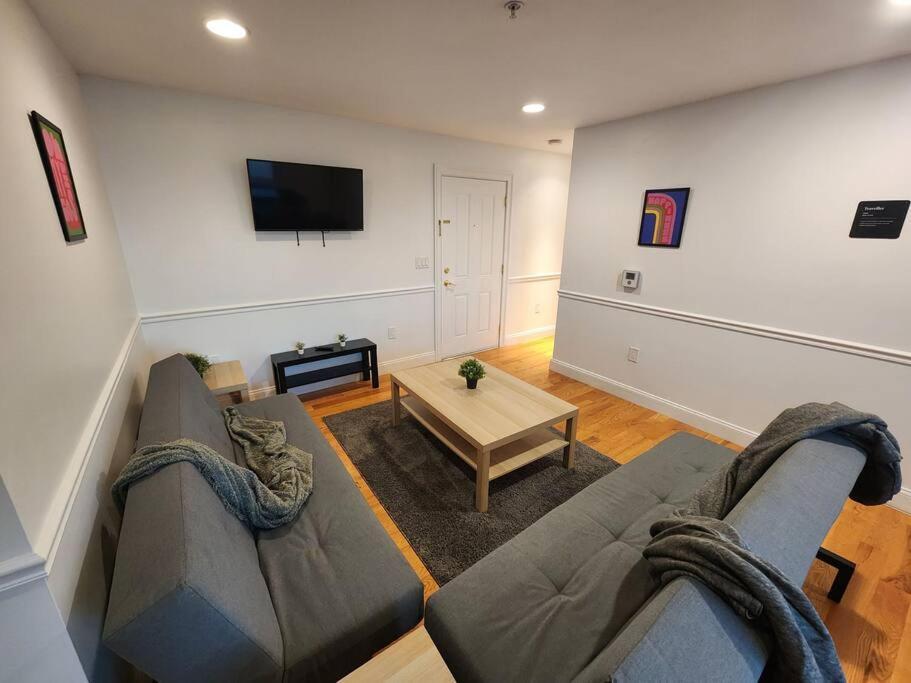 Ferienwohnung Luxurious 2 Bed ! Mins To Nyc! Union City Exterior foto